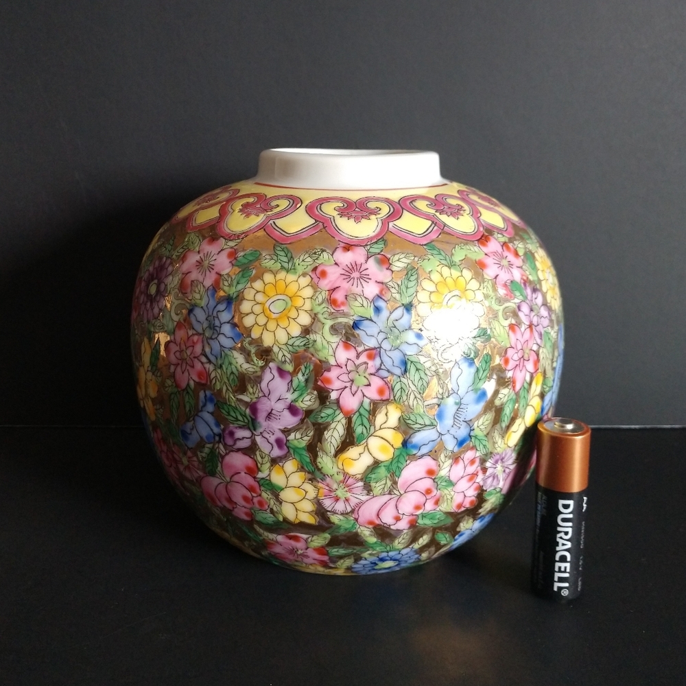 ‼️ SOLD ‼️ Ginger Jar/Vase Handpainted Flowers Hong Kong - Picture 13 of 13
